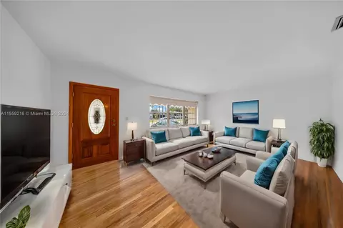1249 Raven Ave, Miami Springs, FL 33166