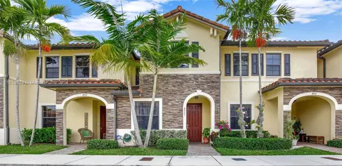 8927 W 35th Ln, Hialeah, FL 33018