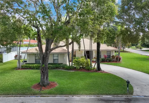 213 NW 92nd Ter, Coral Springs, FL 33071