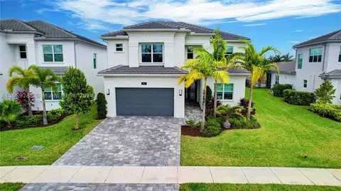 7607 Francisca Club Ln, Delray Beach, FL 33446