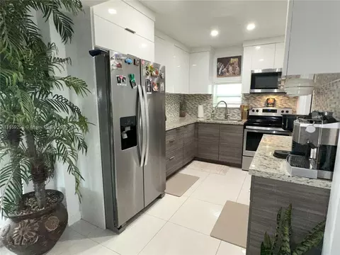 317 SW 14th St, Dania Beach, FL 33004