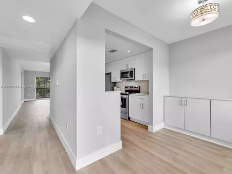 1600 SW 127th Way #304C, Pembroke Pines, FL 33027