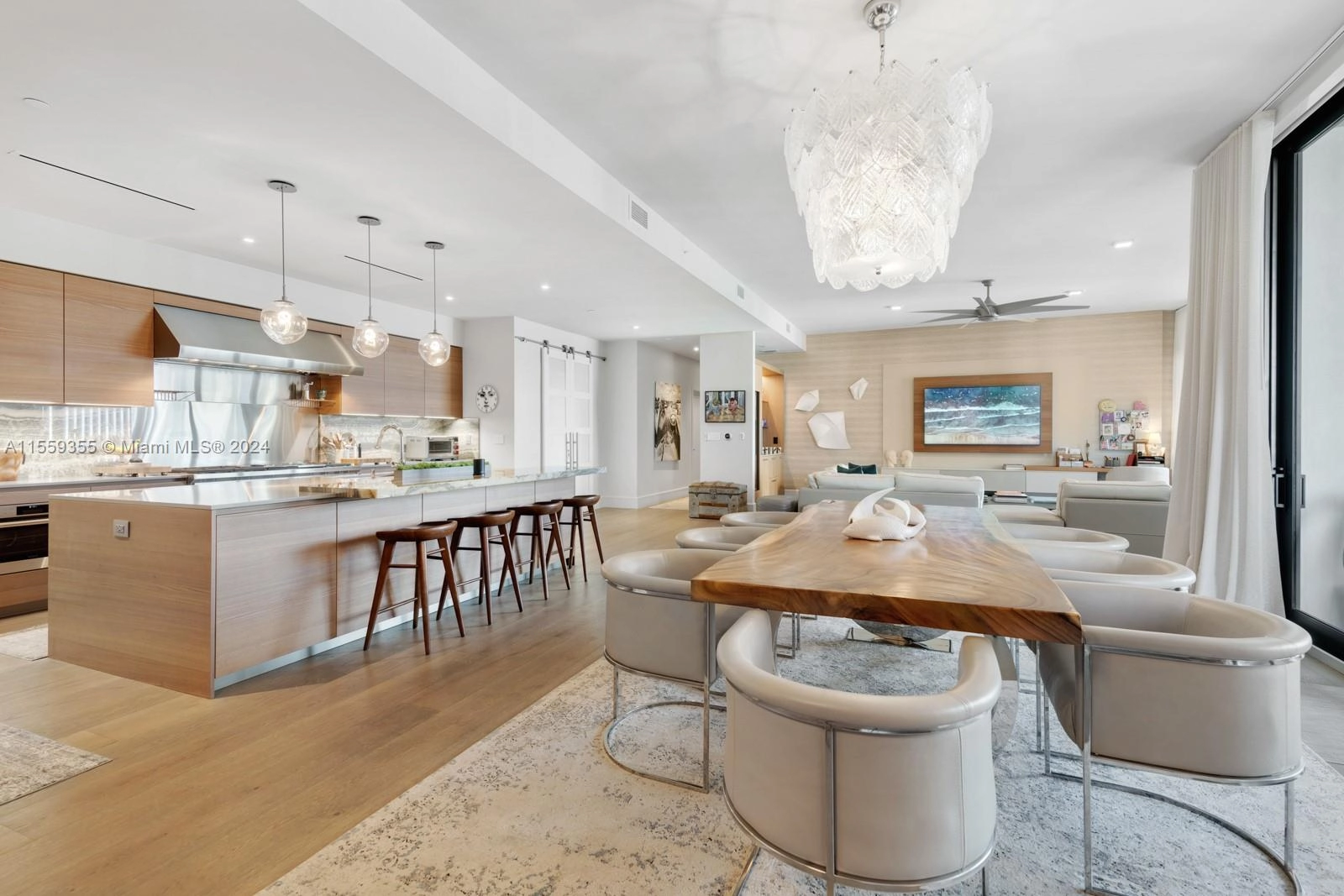 3581 E Glencoe St Unit 403  