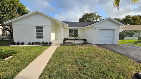 11224 SW 165th Ter, Miami, FL 33157