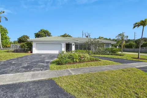 10265 Dorchester Dr, Boca Raton, FL 33428