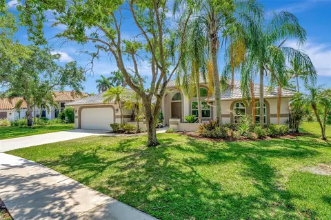 1038 Poplar Cir, Weston, FL 33326