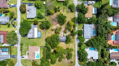 8540 SW 174th St, Palmetto Bay, FL 33157
