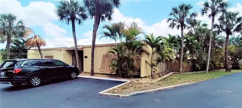 7024 Crown Gate Dr #7024, Miami Lakes, FL 33014