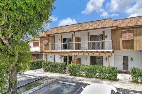 6745 NW 169th St #10F, Hialeah, FL 33015