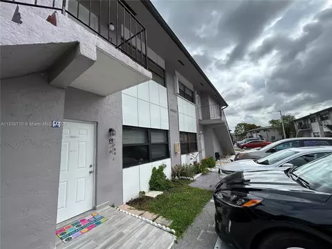 13351 SW 17th Ln #3-2, Miami, FL 33175