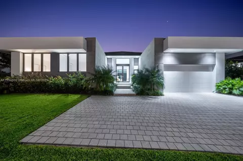1635 Diplomat Pkwy, Hollywood, FL 33019
