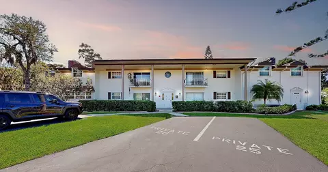 7007 New Post Dr #4, North Fort Myers, FL 33917