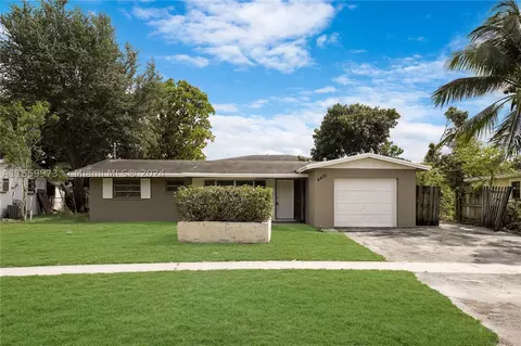 4420 NW 11th St, Lauderhill, FL 33313