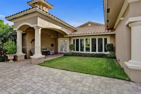 301 Tropic Dr, Lauderdale By The Sea, FL 33308