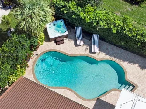 3204 Barton Rd, Pompano Beach, FL 33062 photo 1