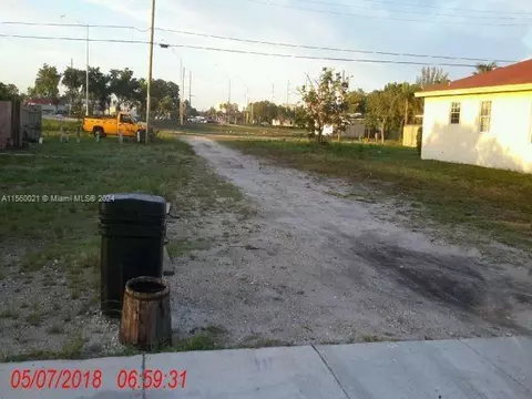 4 Nw Ct, Pompano Beach, FL 33069