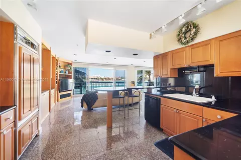 Kitchen - 19669 Beach Rd #B, Jupiter, FL 33469 photo 5 of 6