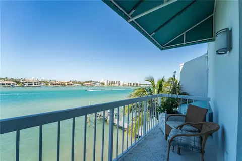 Exterior - 19669 Beach Rd #B, Jupiter, FL 33469 photo 8 of 12