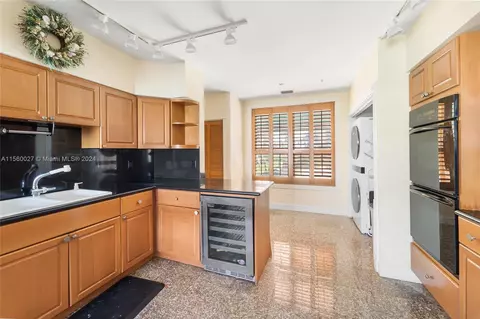 Kitchen - 19669 Beach Rd #B, Jupiter, FL 33469 photo 4 of 6