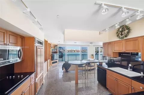 Kitchen - 19669 Beach Rd #B, Jupiter, FL 33469 photo 1 of 6