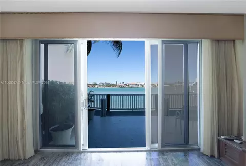 Exterior - 19669 Beach Rd #B, Jupiter, FL 33469 photo 5 of 12