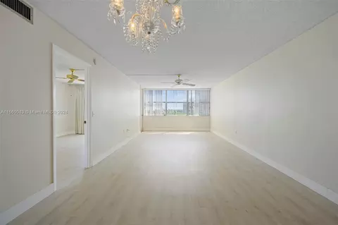 1300 NE Miami Gardens Dr #510E, Miami, FL 33179