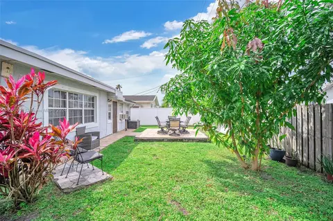 2801 NW 107th Ter, Sunrise, FL 33322