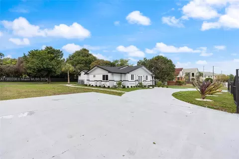 1860 NW 81st St, Miami, FL 33147