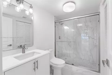 Bath - 8925 Collins Ave #2J, Surfside, FL 33154 photo 3 of 7