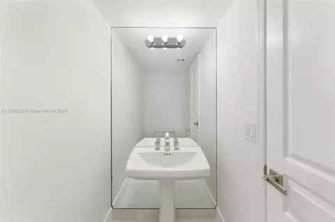 Bath - 8925 Collins Ave #2J, Surfside, FL 33154 photo 1 of 7