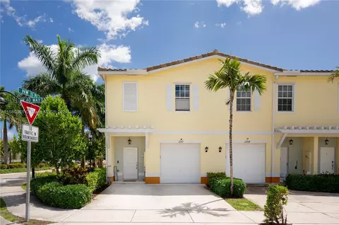 1110 NW 40th Way #1110, Lauderhill, FL 33313