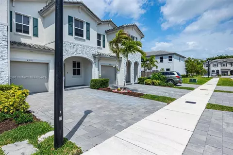 2681 SE 12th St #1, Homestead, FL 33035
