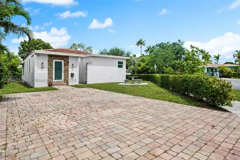 101 Glendale Dr, Miami Springs, FL 33166
