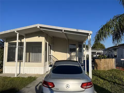 19800 SW 180 Ave UNIT 574, Miami, FL 33187