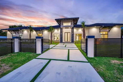 7171 SW 82 Ct, Miami, FL 33143