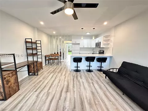 800 SW 11th Ave #7A, Hallandale Beach, FL 33009