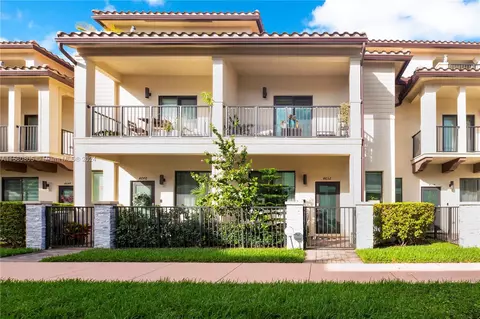 4652 NW 83rd Path, Doral, FL 33166