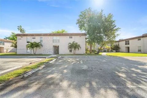 10383 N Kendall Dr #N6, Miami, FL 33176