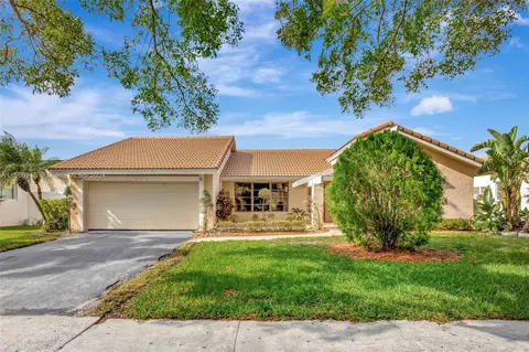 10501 NW 5th Mnr, Plantation, FL 33324
