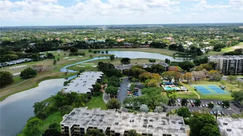 16100 Golf Club Rd #112, Weston, FL 33326