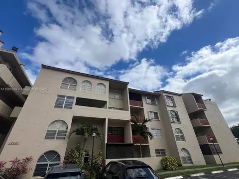 10661 SW 108th Ave #3I, Miami, FL 33176