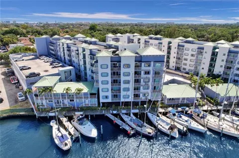 2415 NW 16th St Rd #516, Miami, FL 33125