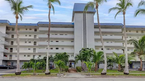 3770 NE 171st St #201, North Miami Beach, FL 33160