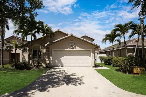 17645 SW 6th St, Pembroke Pines, FL 33029