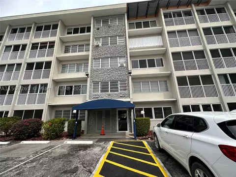 330 SE 2nd St #303H, Hallandale Beach, FL 33009