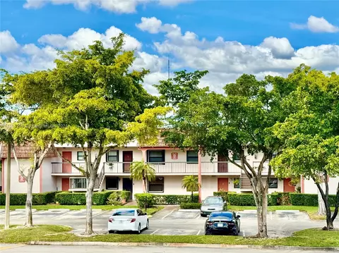 870 NE 207th Ter #203-9, Miami, FL 33179
