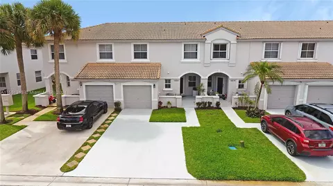 16866 SW 1st Pl, Pembroke Pines, FL 33027