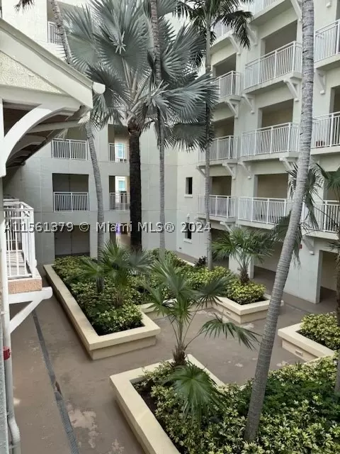 7280 SW 90th St #311, Miami, FL 33156
