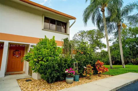 4340 SW 70th Ter, Davie, FL 33314