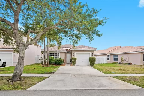 2404 SW 177 Th Ter, Miramar, FL 33029